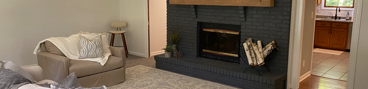 13OAKBROOKLIVINGROOMKITCHEN – Copy